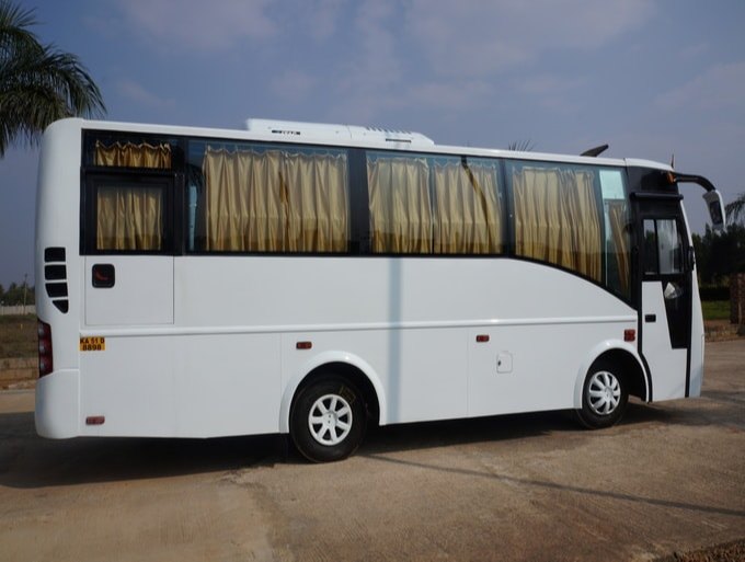 AC 22 Seater Coach1