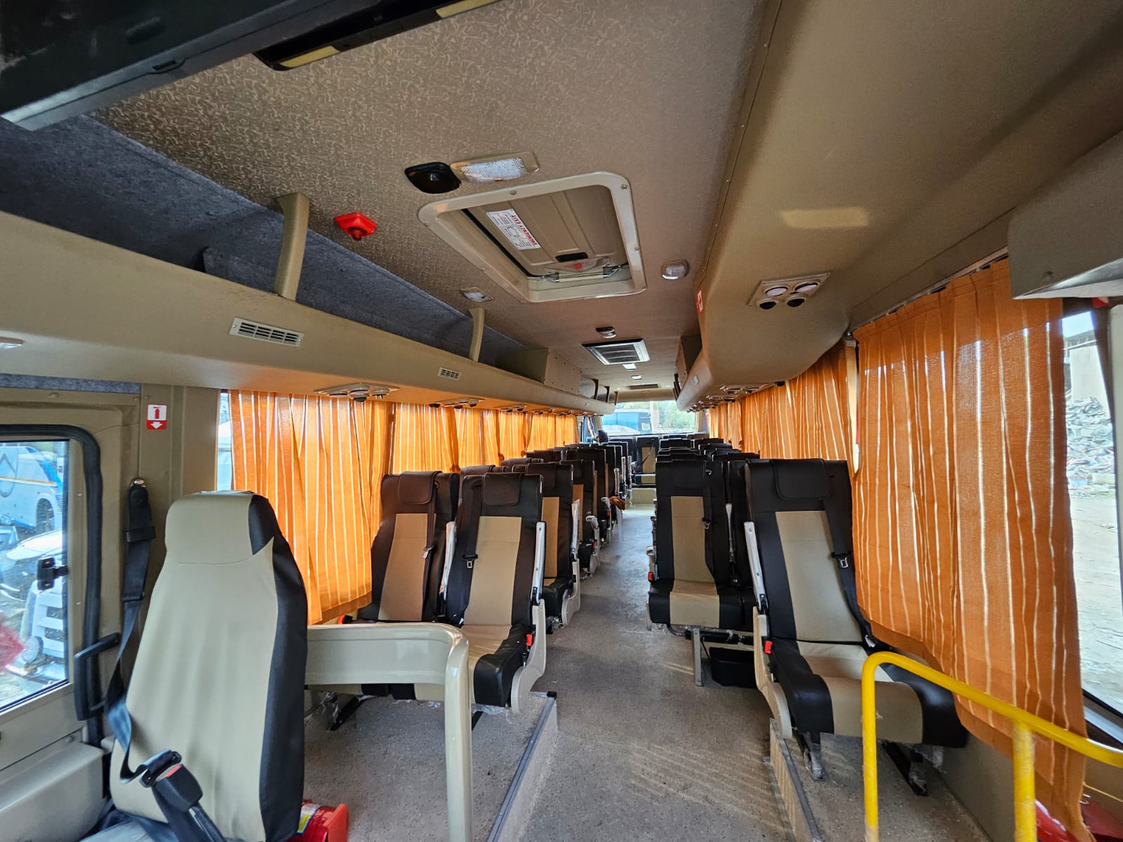 AC 22 Seater Coach8