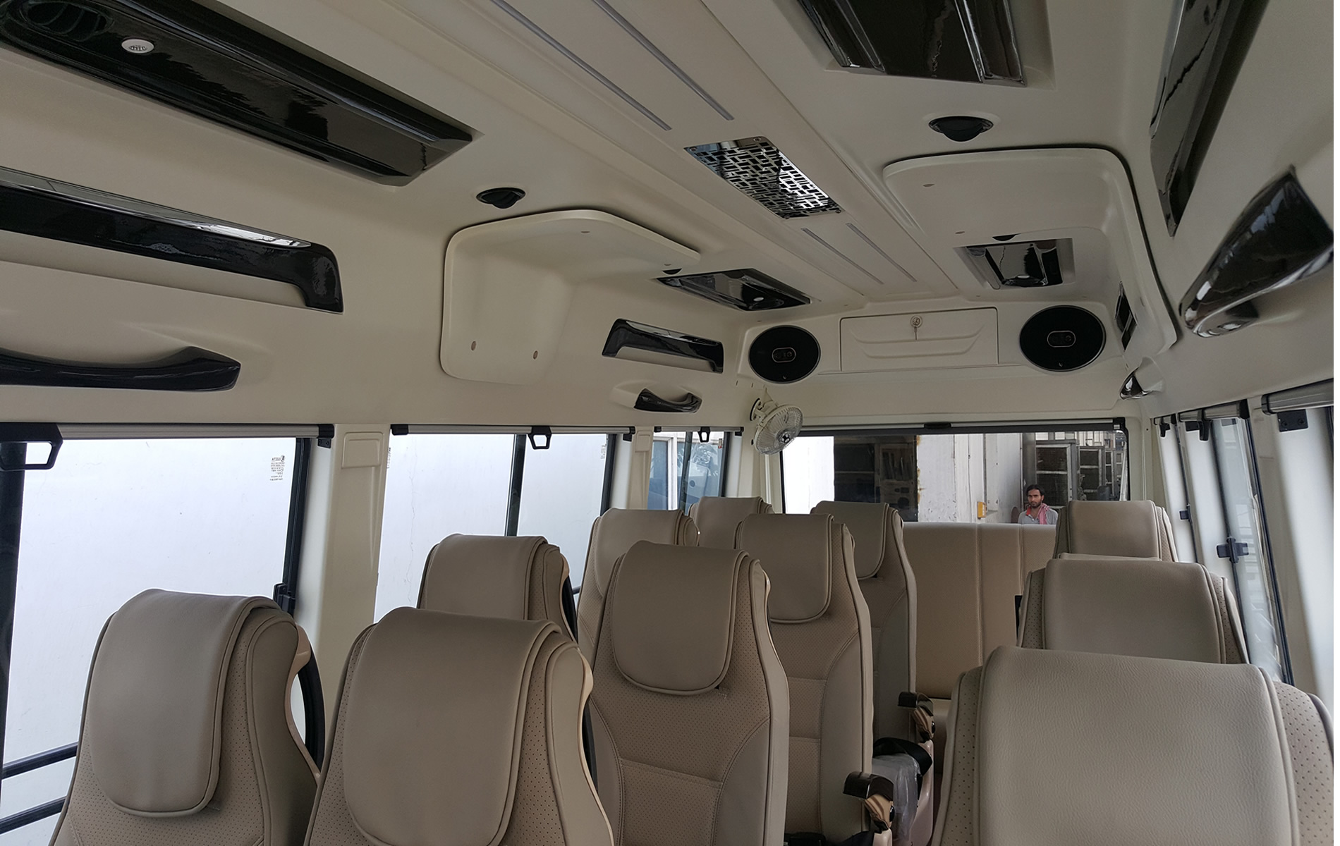 Force Traveller 20 Seater4