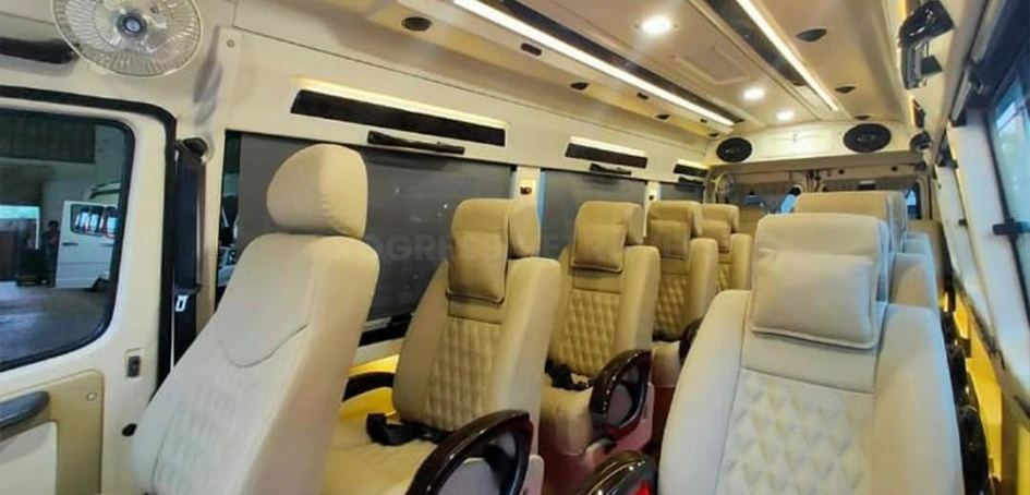 Force Traveller 22 Seater4